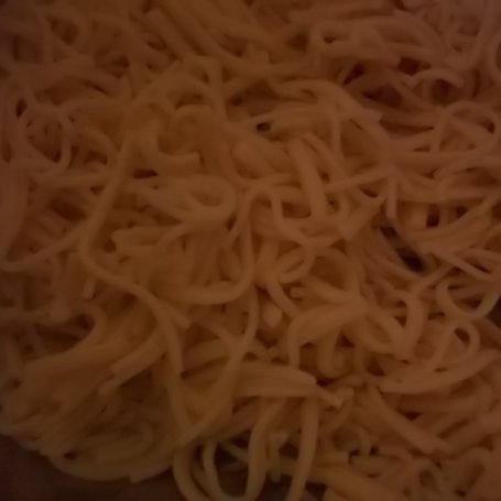 Krok 1 - Makaron zasmażany z cebulą foto