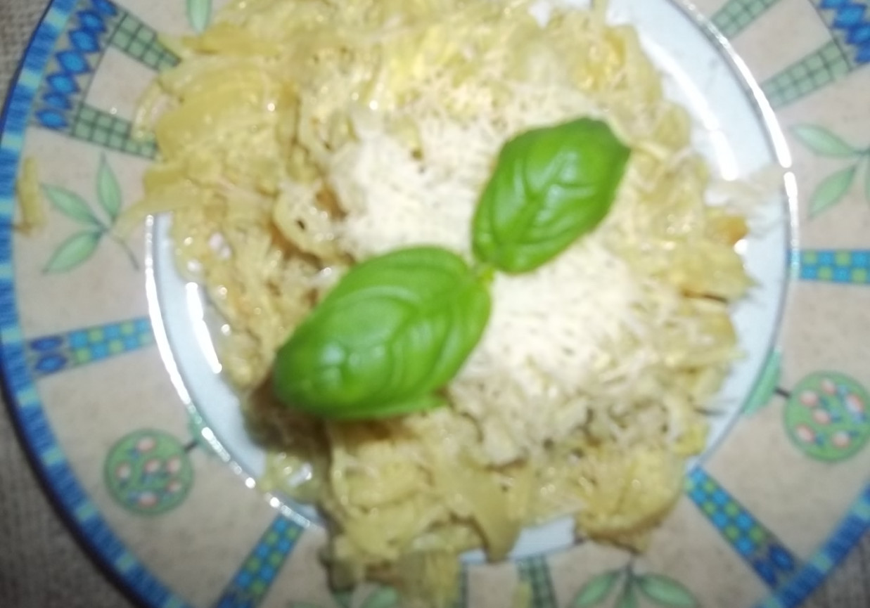 Makaron zasmażany z cebulą foto