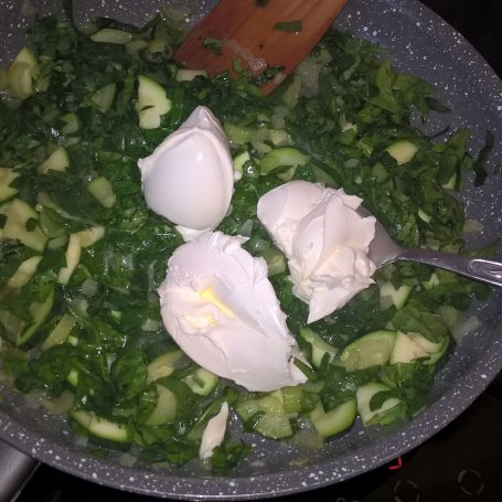 Krok 5 - Makaron ze szpinakiem, cukinią i serkiem mascarpone foto