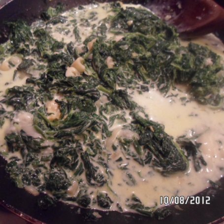 Krok 1 - Makaron ze szpinakiem i gorgonzolą foto