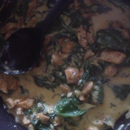 Krok 3 - Makaron ze szpinakiem i kurczakiem curry foto