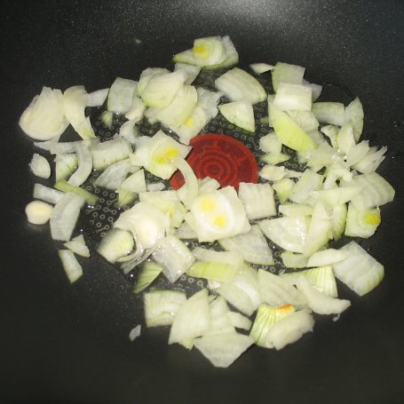 Krok 1 - Makaron ze szpinakiem i serem gorgonzola foto