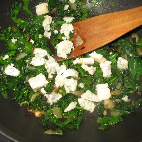 Krok 3 - Makaron ze szpinakiem i serem gorgonzola foto
