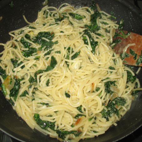 Krok 4 - Makaron ze szpinakiem i serem gorgonzola foto