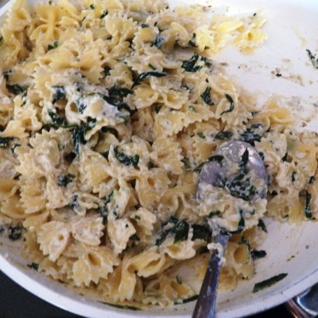 Krok 2 - Makaron ze szpinakiem i serem ricotta foto