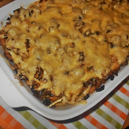 Krok 12 - Makaronowa zapiekanka z mięsem i pieczarkami foto