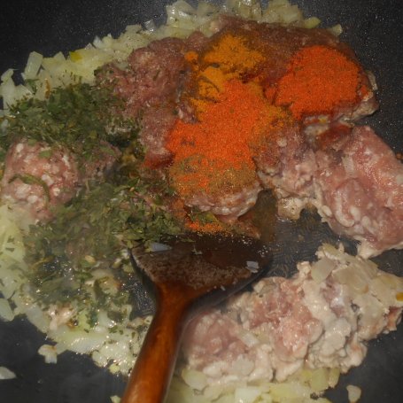 Krok 2 - Makaronowa zapiekanka z mięsem i pieczarkami foto