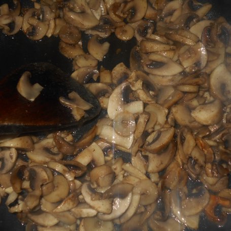 Krok 4 - Makaronowa zapiekanka z mięsem i pieczarkami foto