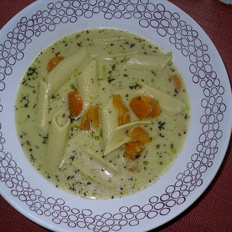 Krok 4 - Makaronowa zupa z młodymi warzywami foto