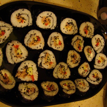 Krok 7 - Maki sushi z tuńczykiem foto