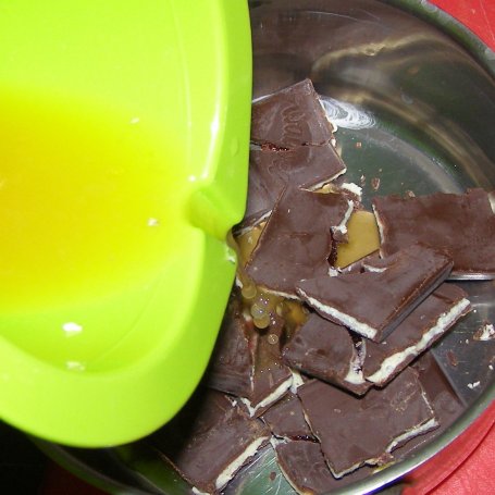 Krok 4 - makowa babka z pomarańczowo-czekoladową polewą... foto