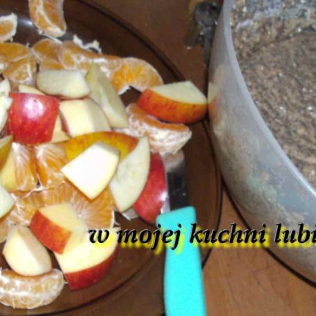 Krok 3 - makowe babeczki z mandarynką i jabłkiem z bitą śmietaną... foto