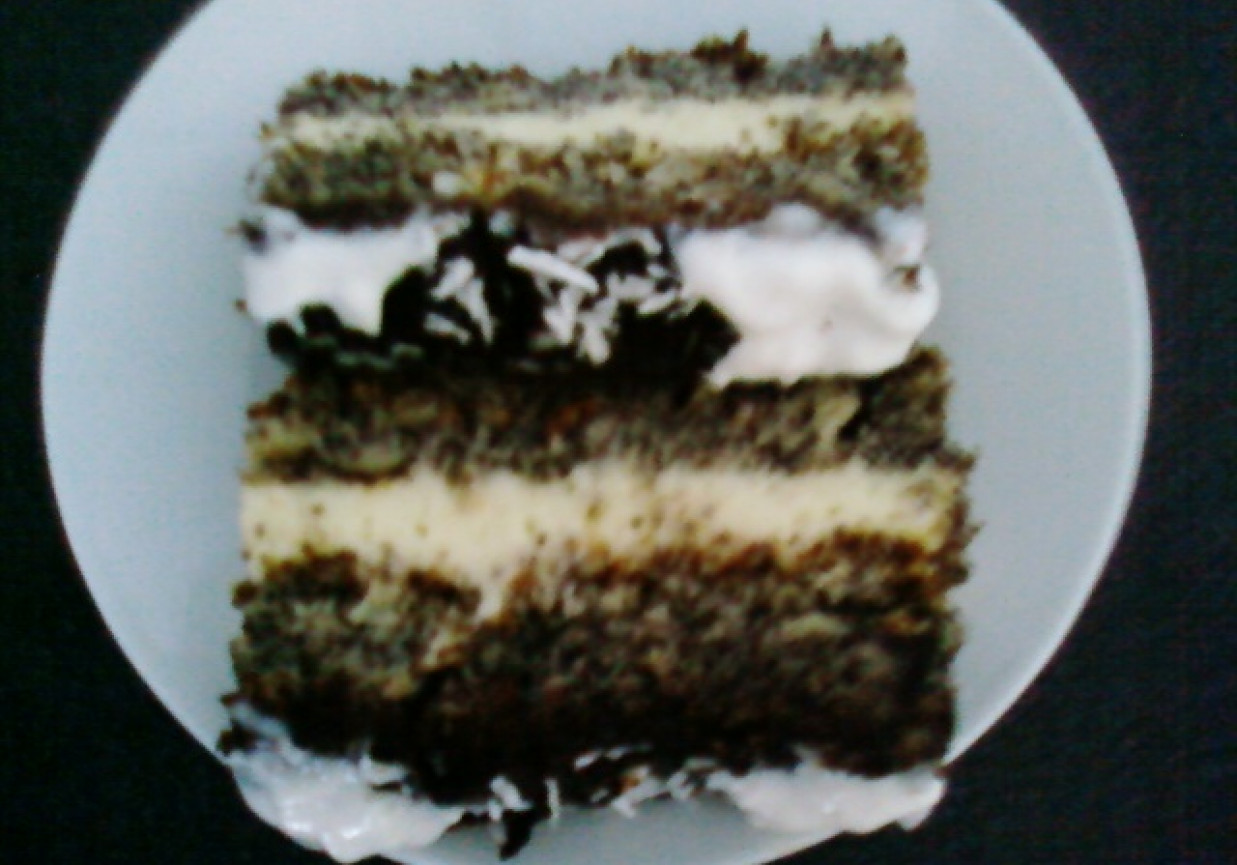 Makowe ciasto z masą. foto