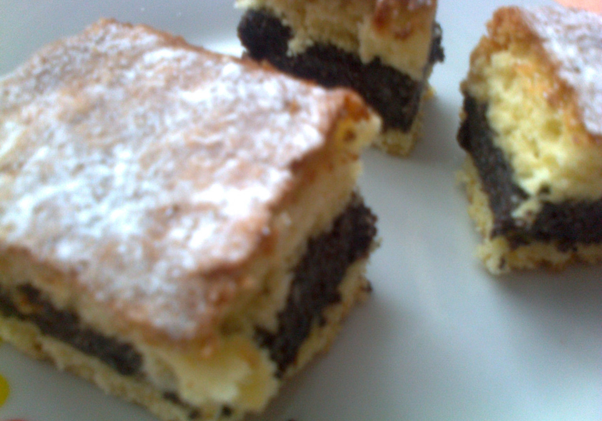 Makowiec na biszkopcie foto