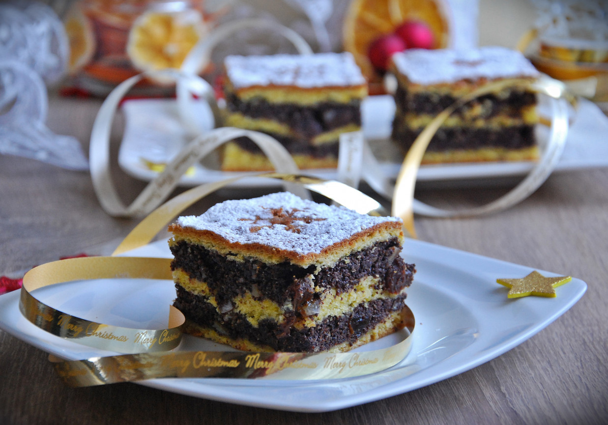 Makowiec na cieście krucho-drożdżowym foto