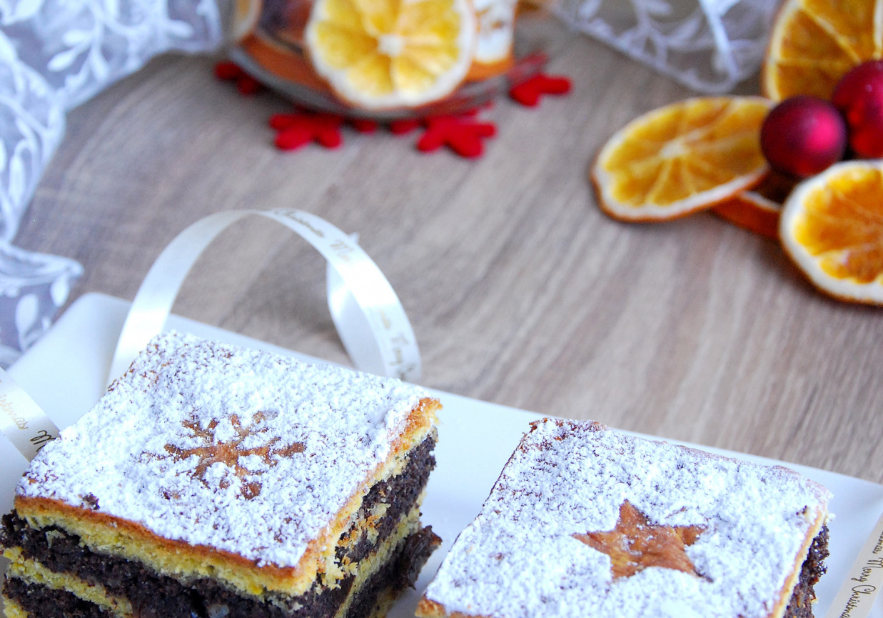 Makowiec na cieście krucho-drożdżowym foto