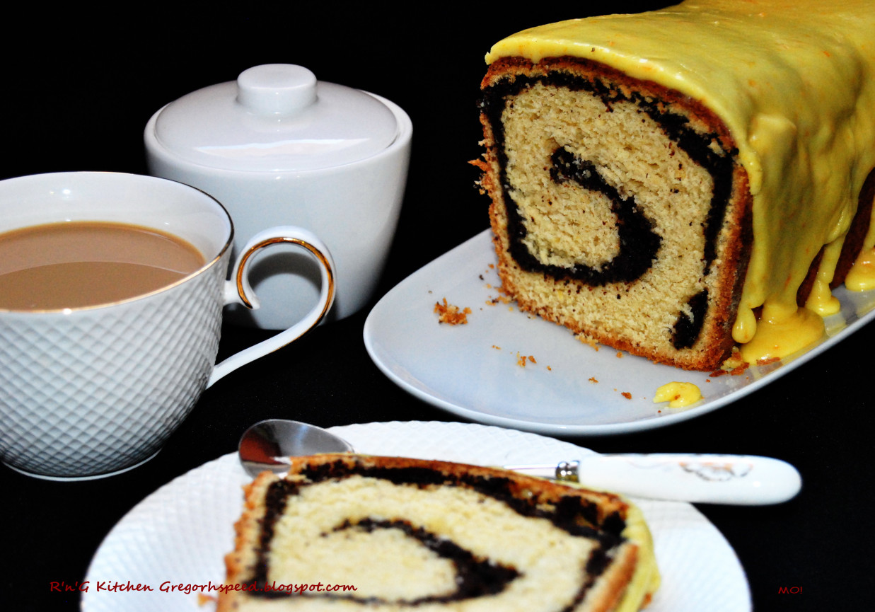 Makowiec z ciasta krucho-drożdżowego foto
