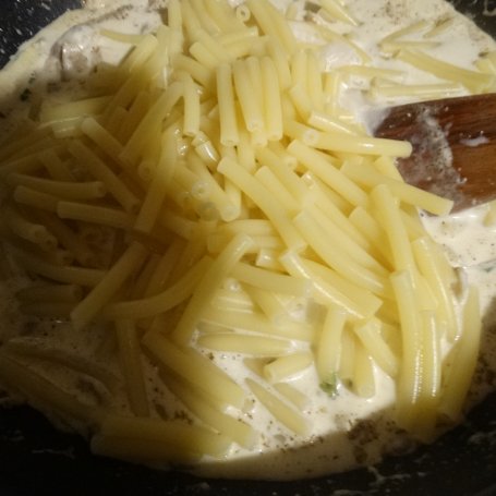 Krok 5 - Makron z pieczarkami i kurczakiem foto