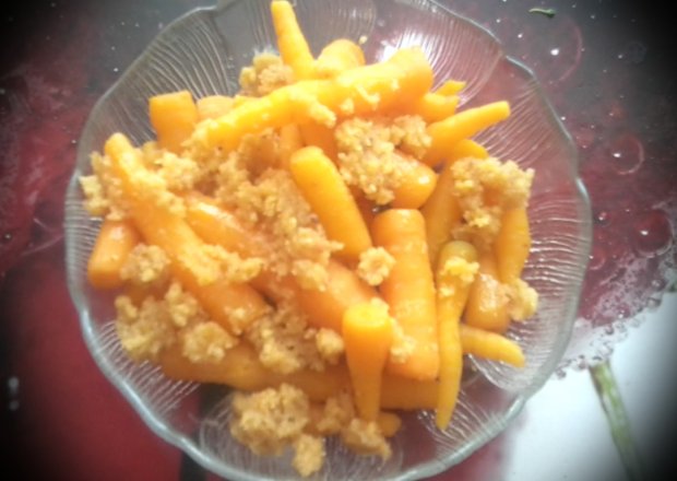 Fotografia przedstawiająca Małe, gotowane marchewki