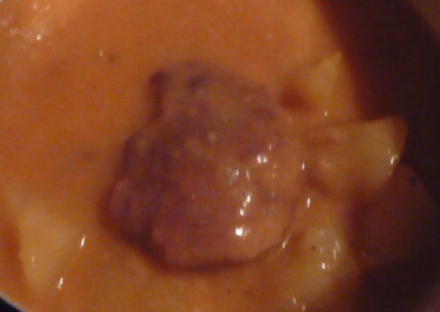 Fotografia przedstawiająca małe kluseczki mielone