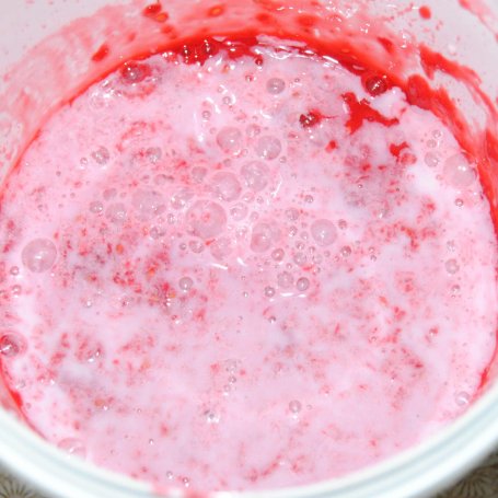 Krok 1 - Malinowy shake foto