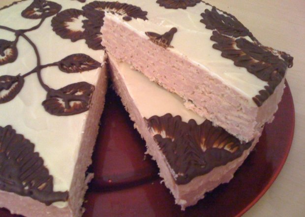 Fotografia przedstawiająca Malinowy tort Pischinger