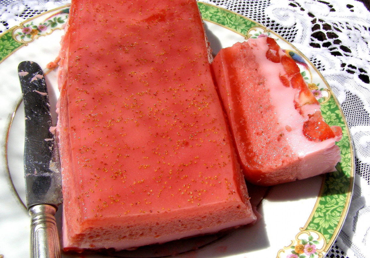 mało kaloryczny deser truskawkowy... foto