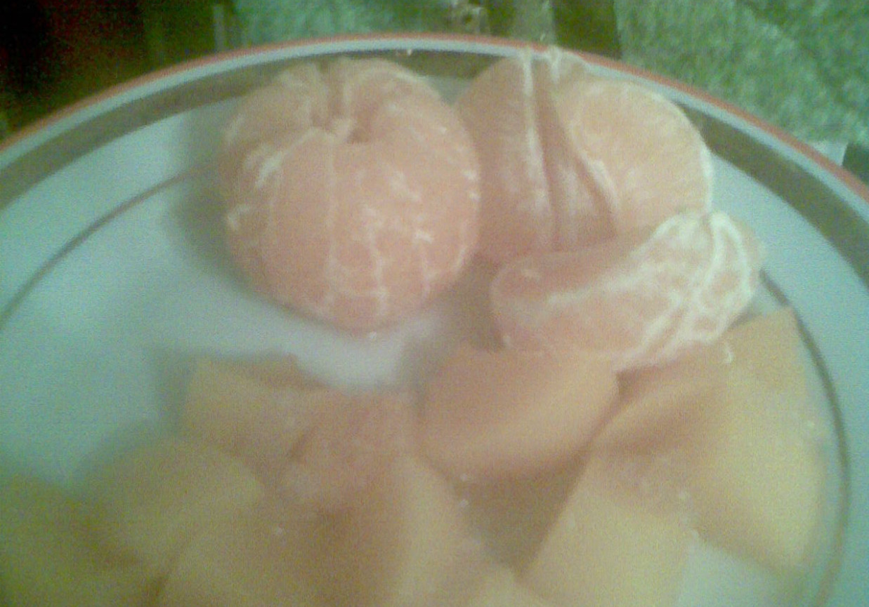 mandarynki z brzoskwiniami foto