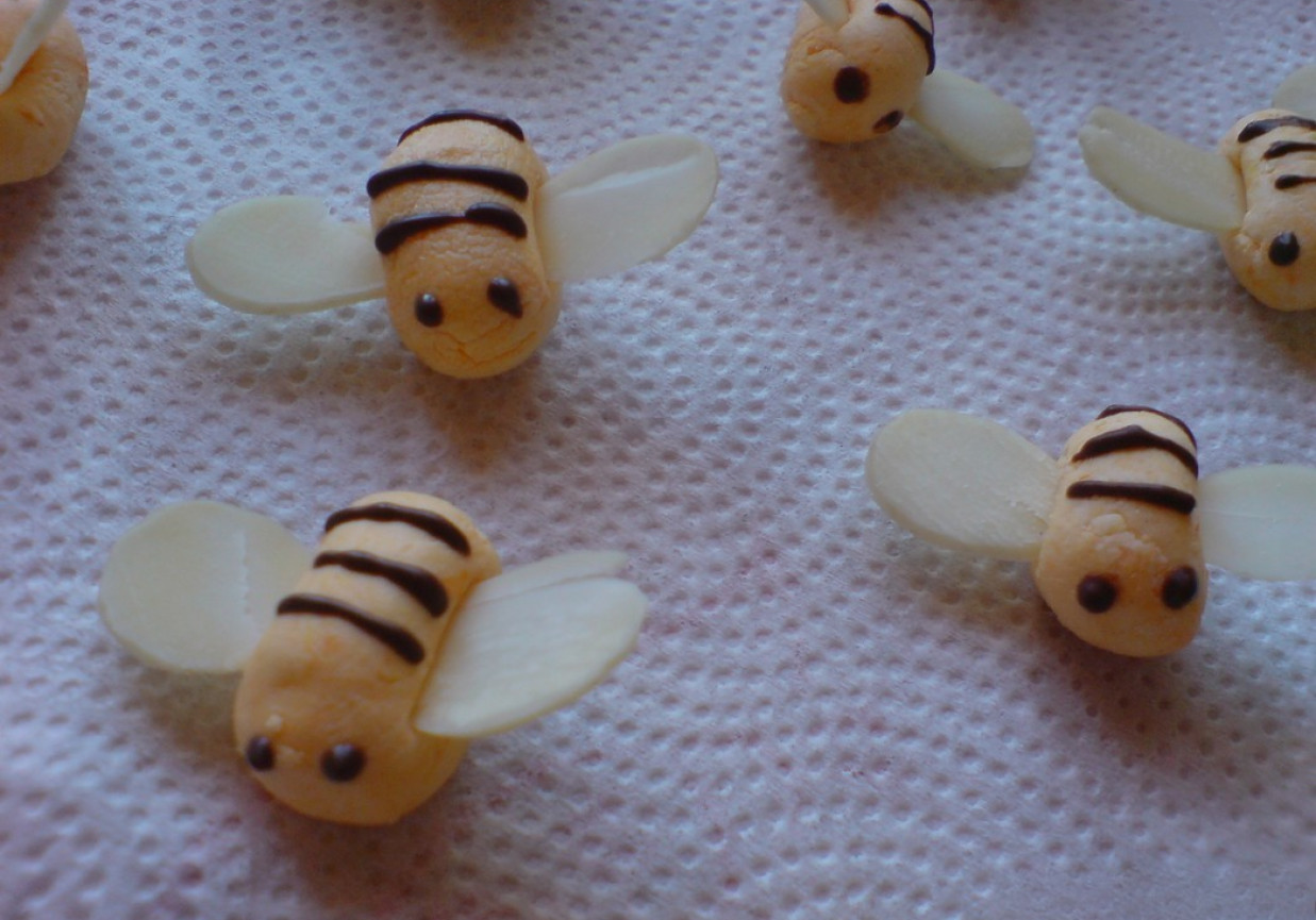 marcepanowe pszczółki foto