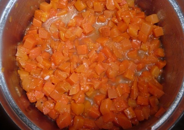Fotografia przedstawiająca marchewka na obiad