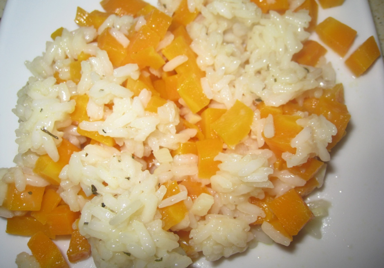marchewka smażona z ryżem foto