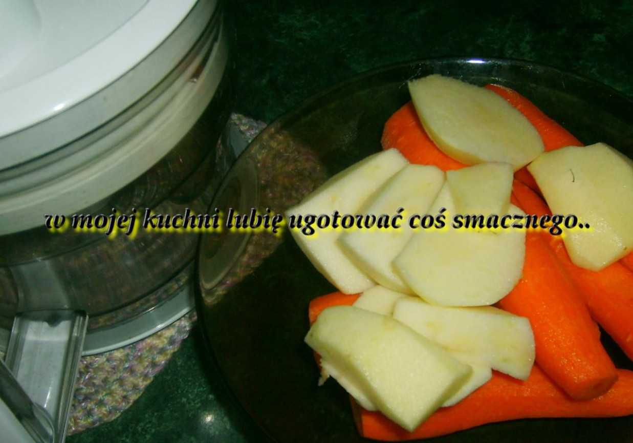 marchewka z gruszką i jabłkiem w jogurcie... foto