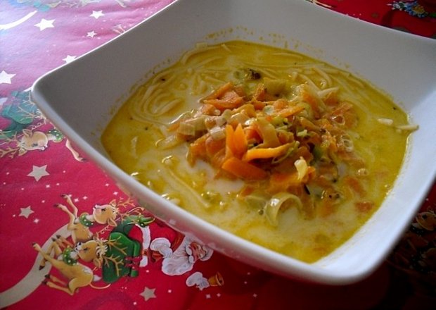 Fotografia przedstawiająca Marchewkowa zupa z porem