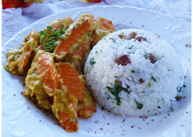 Fotografia przedstawiająca " Marchewkowe curry z kolorowym ryżem "
