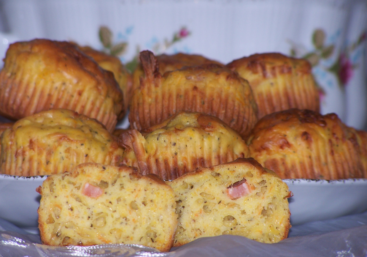 Marchewkowe muffinki, czyli wytrawne z kabanosem foto