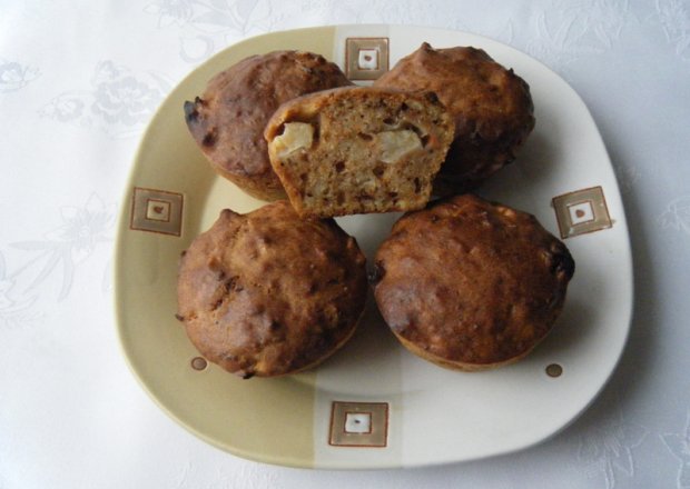 Fotografia przedstawiająca Marchewkowe muffinki z ananasem