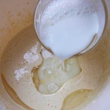Krok 2 - Marchewkowo-kokosowe gofry  foto