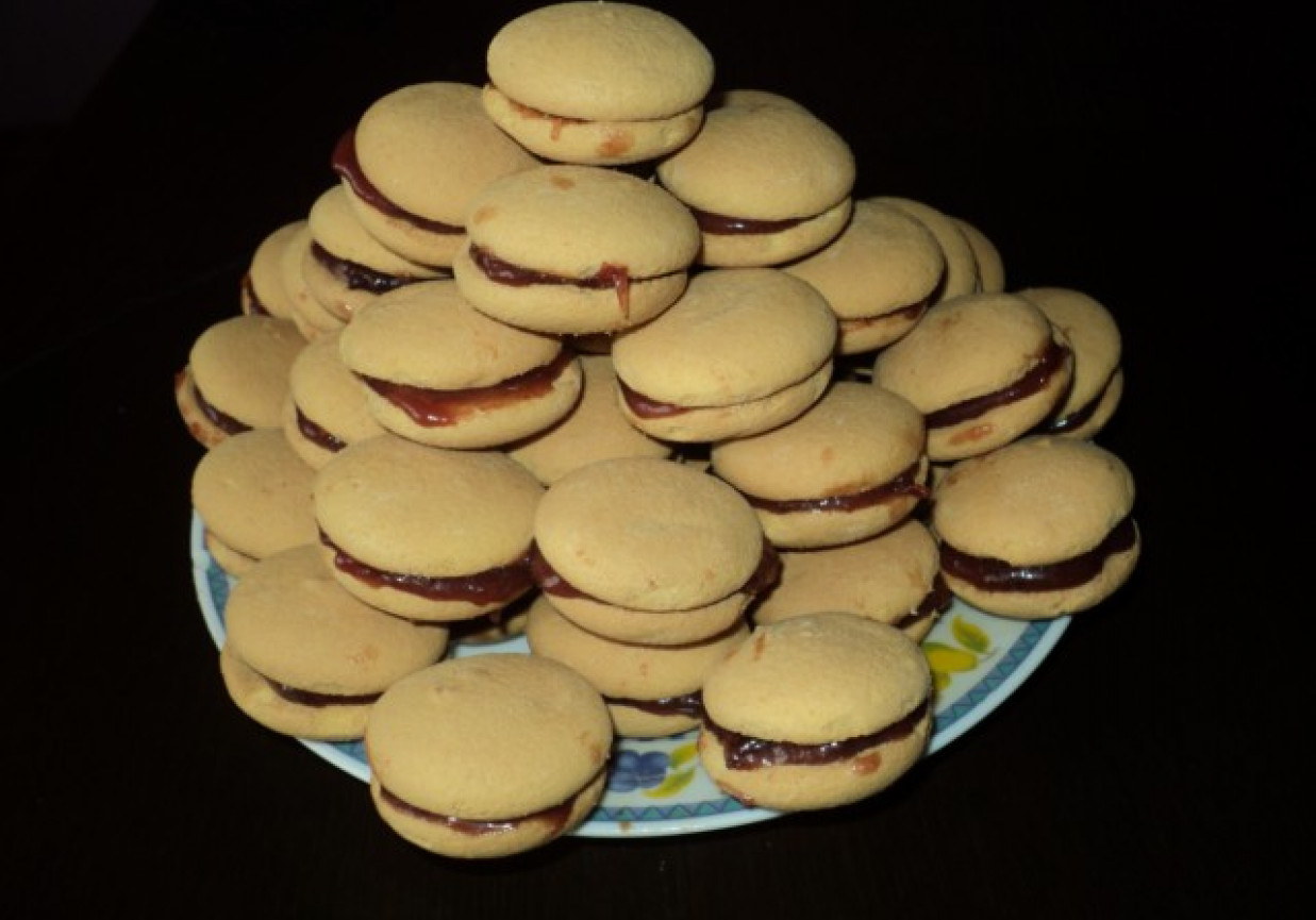 Markizy biszkoptowe z marmoladą foto