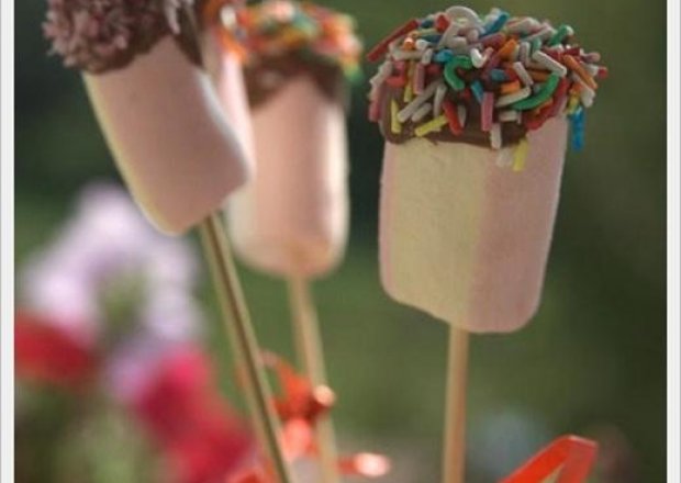 Fotografia przedstawiająca Marshmallow lollipops