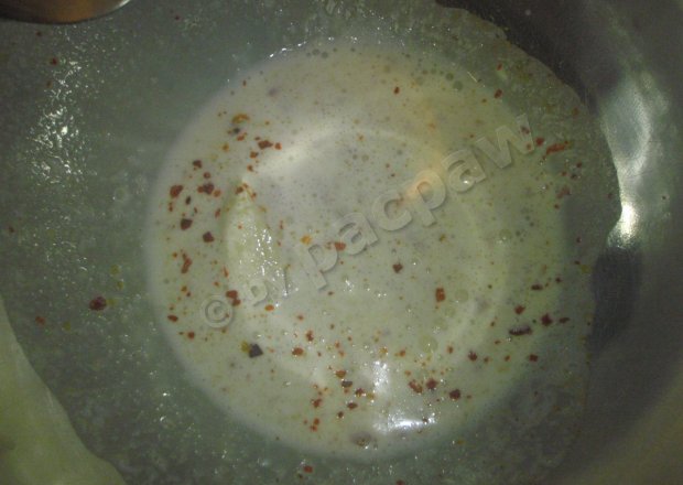 Fotografia przedstawiająca Marynata śmietanowa z chili do drobiu