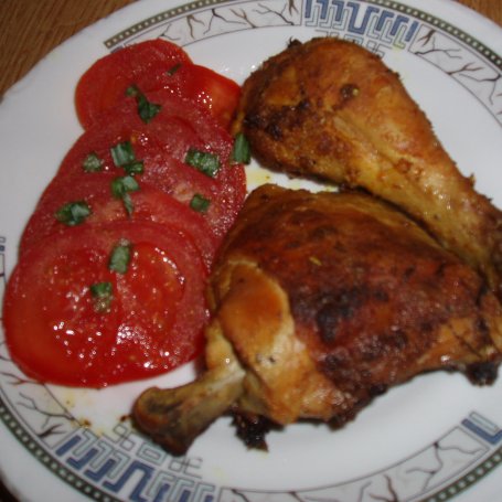 Krok 6 - Marynowane i pieczone udka z pomidorkami foto
