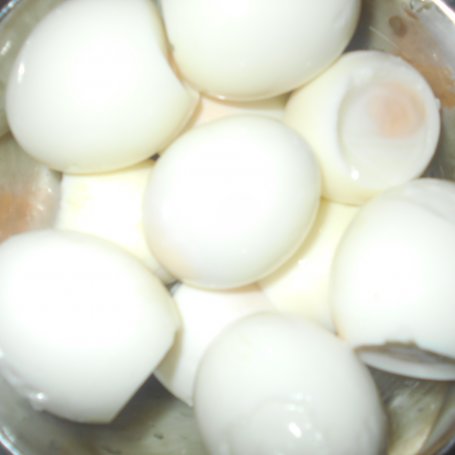 Krok 1 - marynowane jajka z papryką i cebulą foto