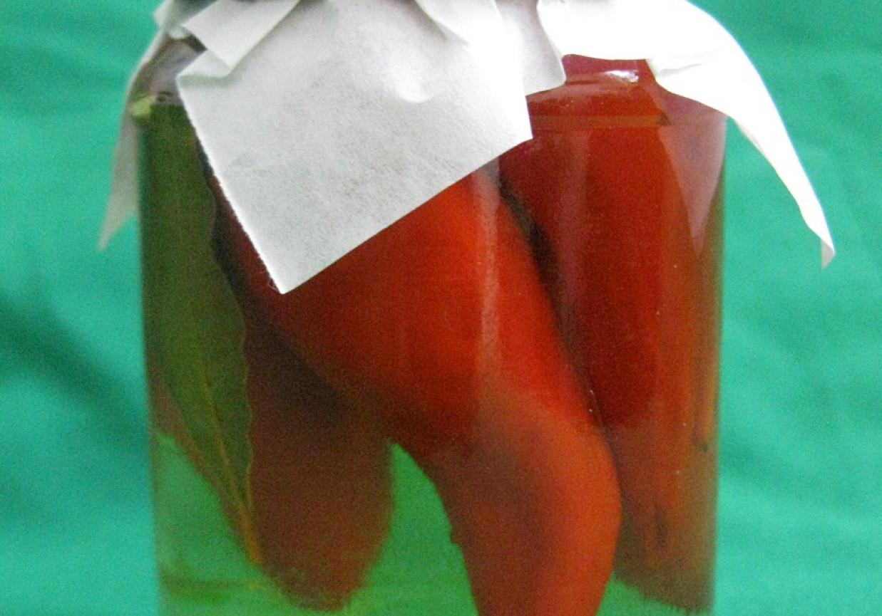 Marynowane papryczki chili foto
