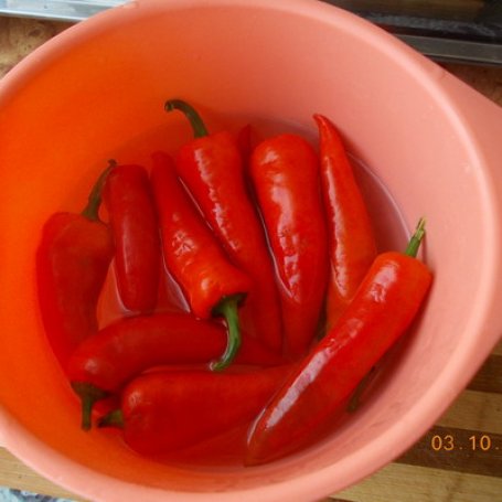 Krok 1 - marynowane papryczki chilli. foto