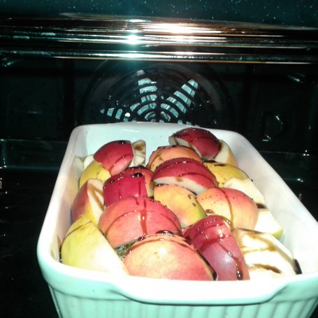 Krok 7 - Marynowane polędwiczki pod jabłuszkami. foto