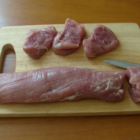 Krok 1 - MARYNOWANE POLĘDWICZKI WIEPRZOWE Z BOROWIKAMI foto