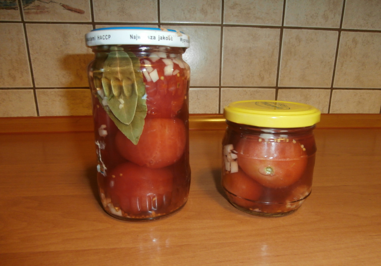 marynowane pomidory foto