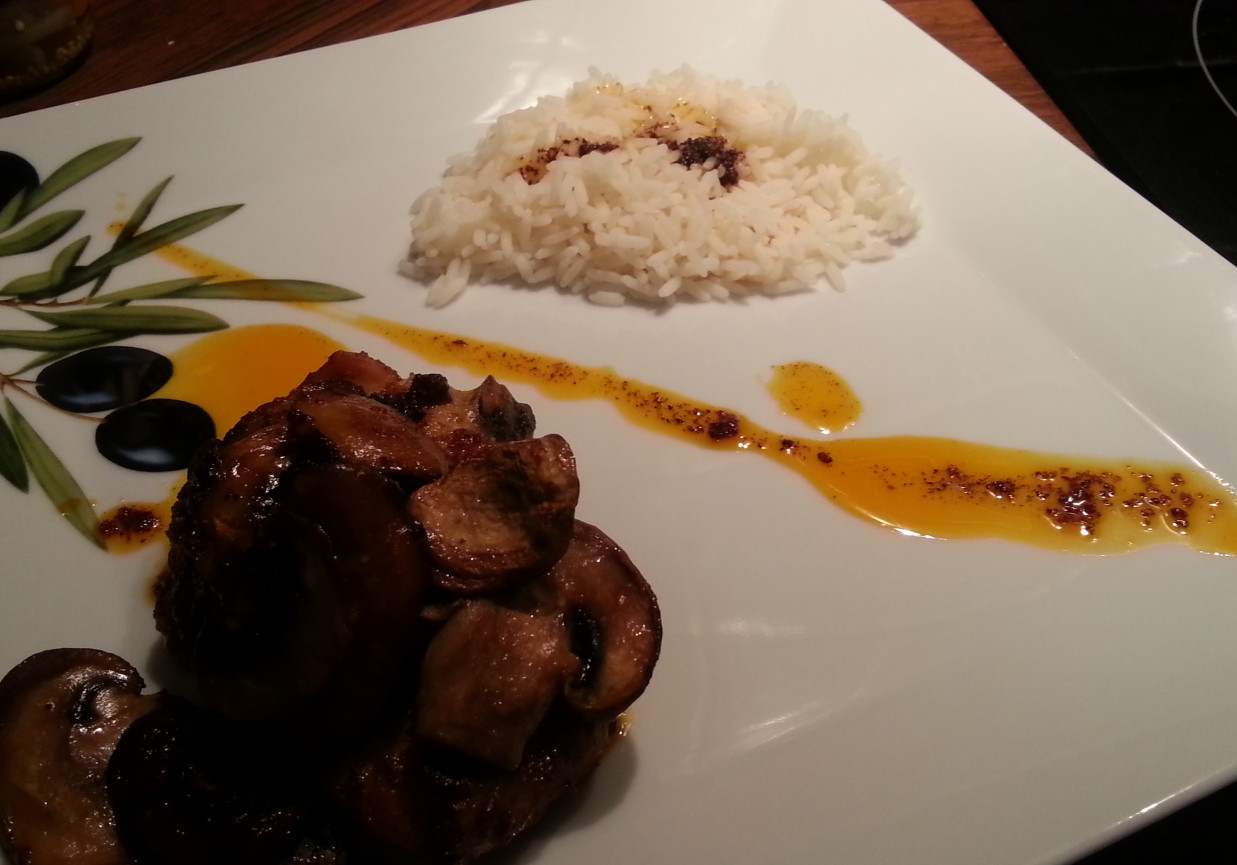 Marynowany kurczak z pieczarkami i ryżem foto