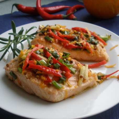 Krok 5 - Marynowany łosoś z chili i pomarańczą foto