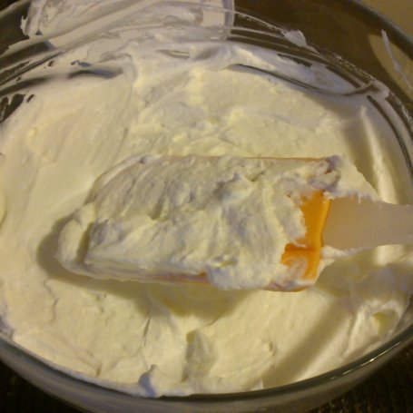 Krok 1 - Mascarpone z truskawkami foto